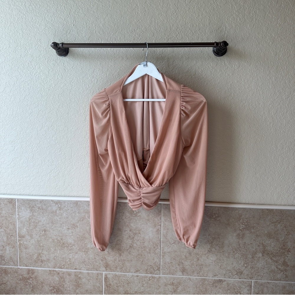 Pink Nude Fashion Nova Cropped Long Sleeve Top in Size Large SHIPS FAST